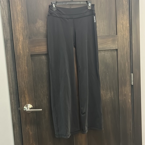 Size M Reebok Pants - Picture 2 of 3